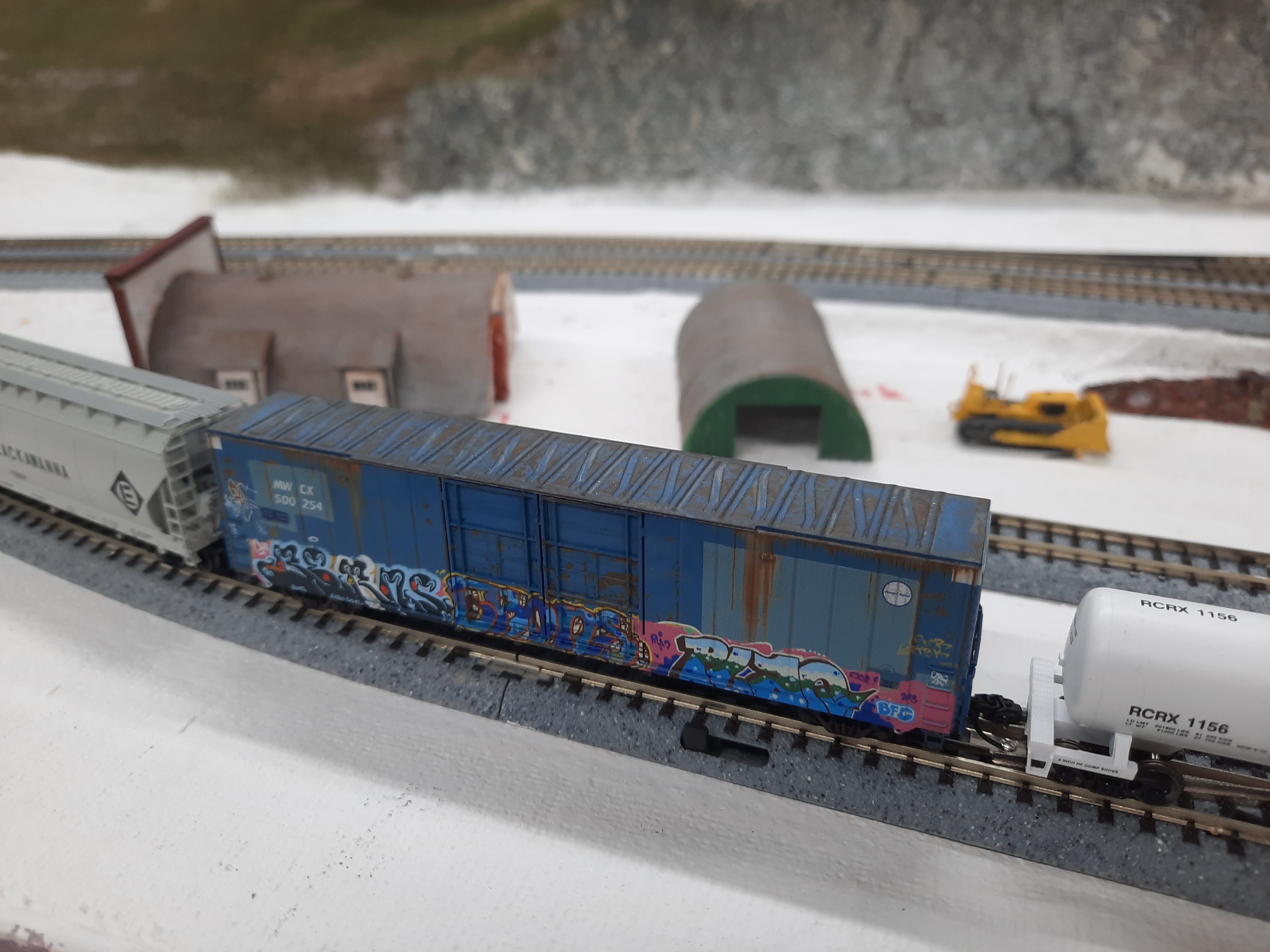 Weathering process using Model Wash and Vallejo Scenery